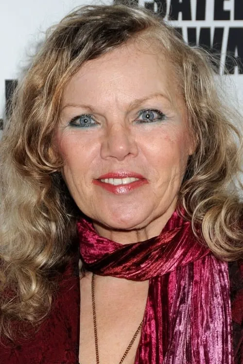 Merrie Lynn Ross interpretando a Pearl Baker