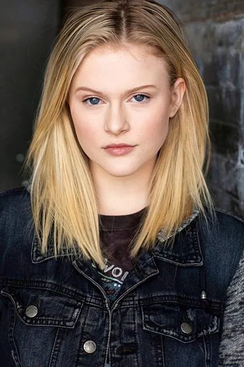 Mia Dinoto — personaje: Erin