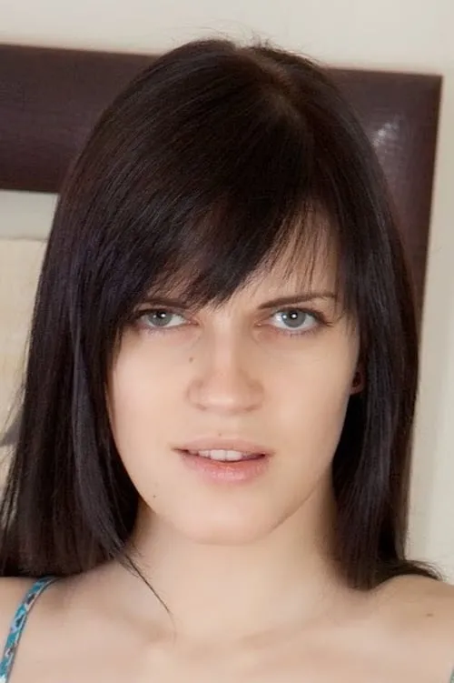 Mia Mayblack interpretando a