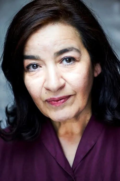 Adam Leese ha trabajado con Mia Soteriou en 1 ocasiones