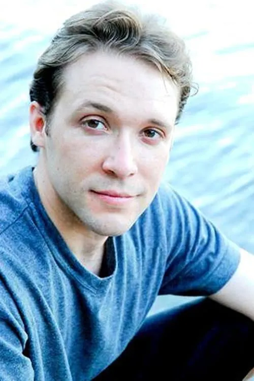 Micah Gardener interpretando a Jason