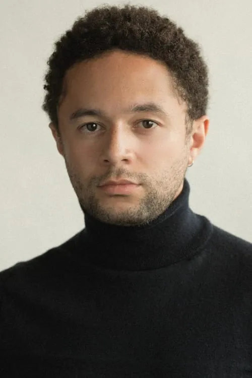 Michael Abubakar — personaje: Charlie McKee