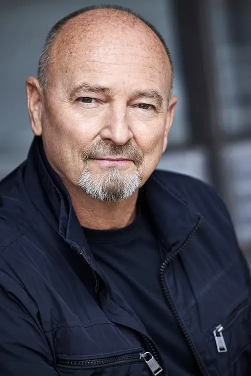 Eric Marshall ha trabajado con Michael Bravo en 1 ocasiones