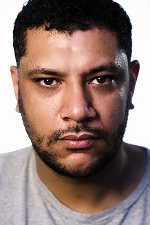 Michael Budd interpretando a Kray