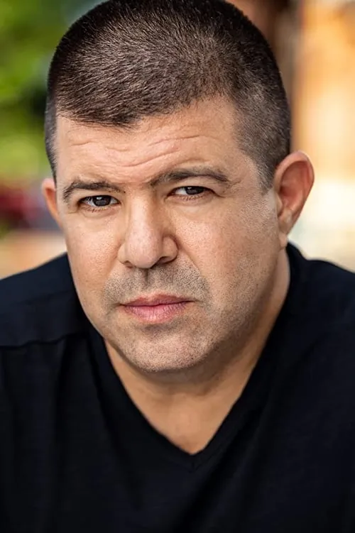 Joey Thurmond ha trabajado con Michael David Yuhl en 2 ocasiones