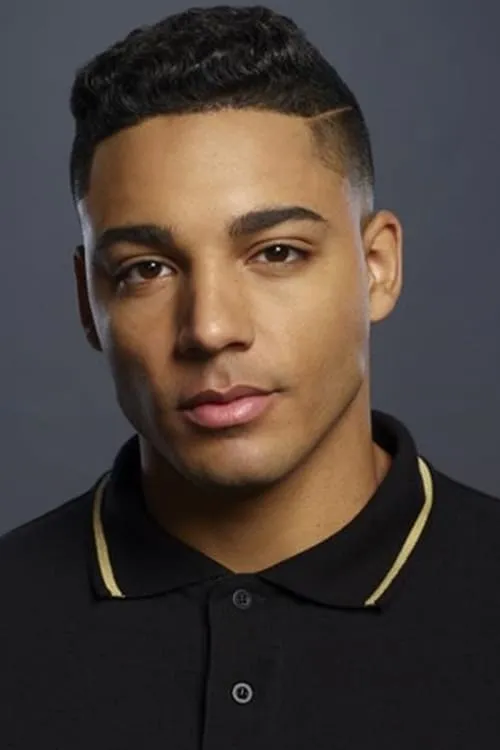 Michael Evans Behling interpretando a Morgan