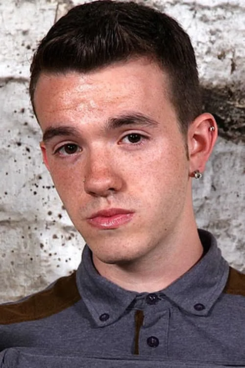 Michael Gold interpretando a 