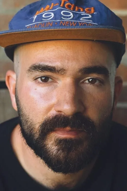 Michael J. Ahern interpretando a Detective O'Hara