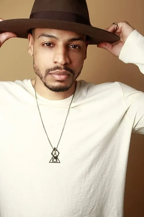 Michael J. Pagan interpretando a Quincy Payne