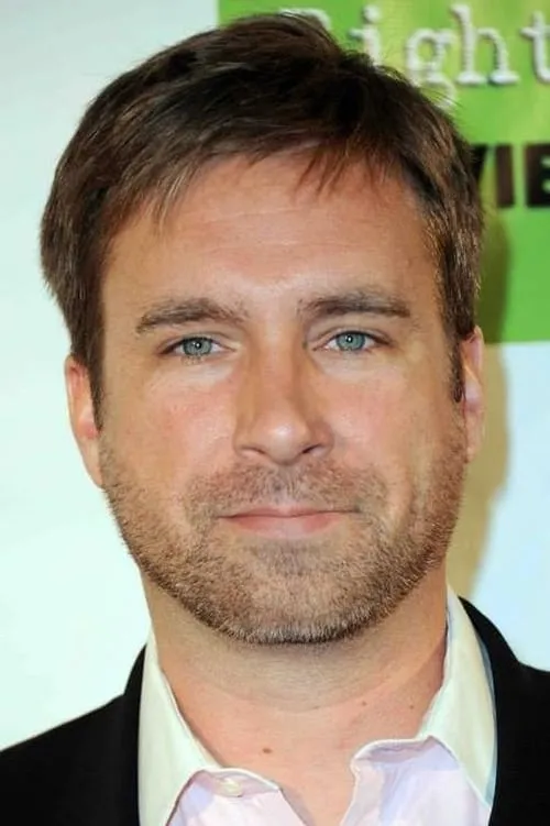 Michael Madison interpretando a Ken