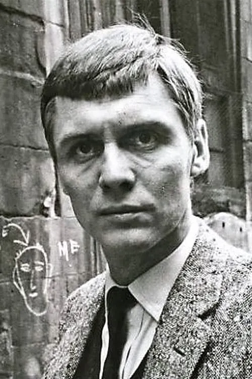 Michael Meacham interpretando a Sir Modred