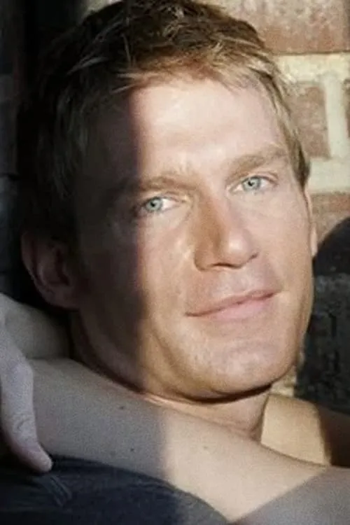 Tobin Mitnick ha trabajado con Michael Molina en 1 ocasiones