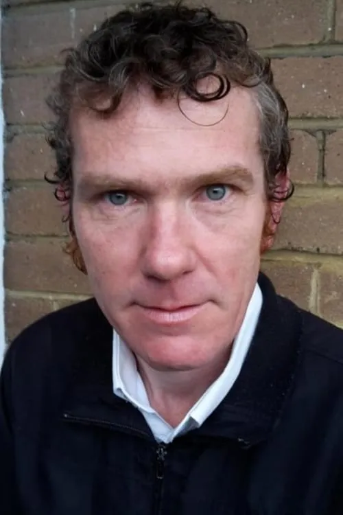 Michael Moreland interpretando a William O'Connor