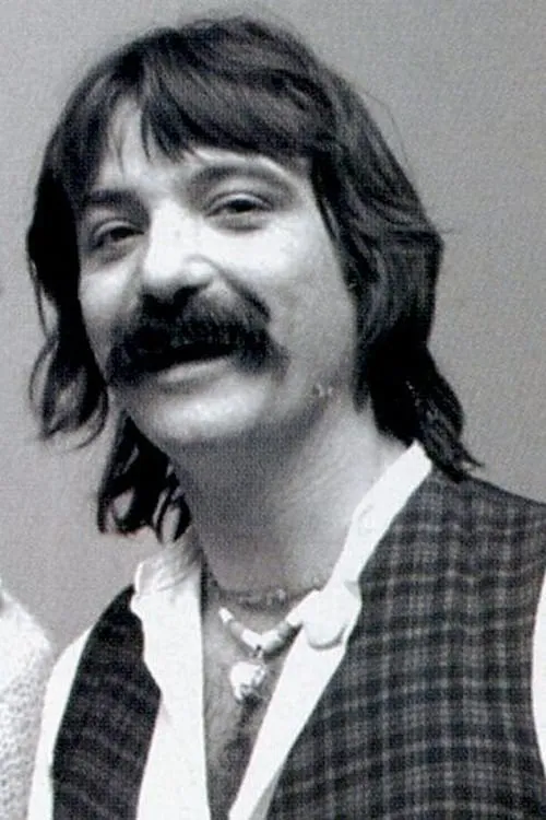 Michael Pergolani interpretando a Nick