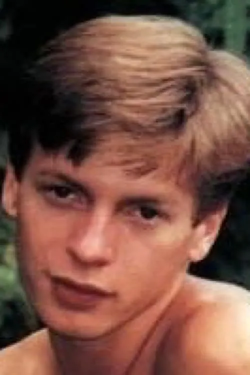 Klaus ha trabajado con Michael Vineyard en 1 ocasiones