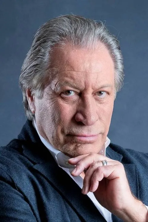 Michael Zittel — personaje: Dr. Hans Landsberg