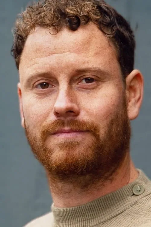 Michel Besl interpretando a Stinki