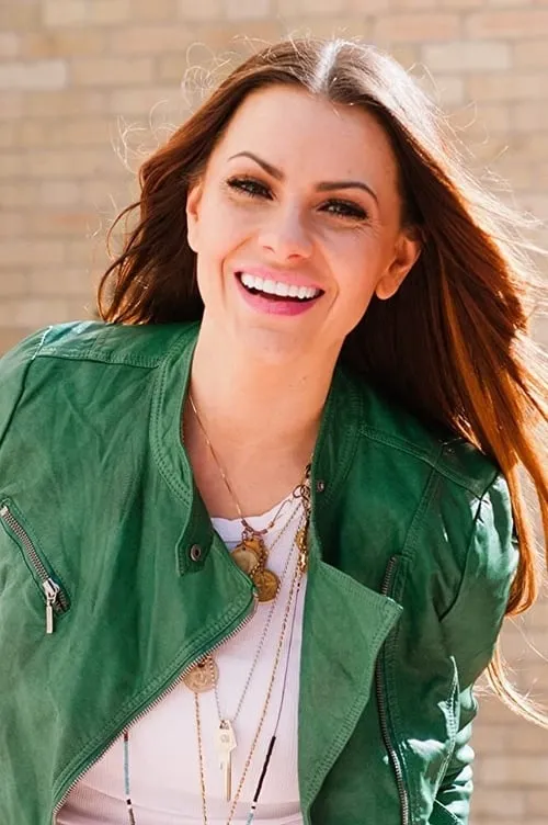 Michelle Money interpretando a Dr. Rachel Moreno