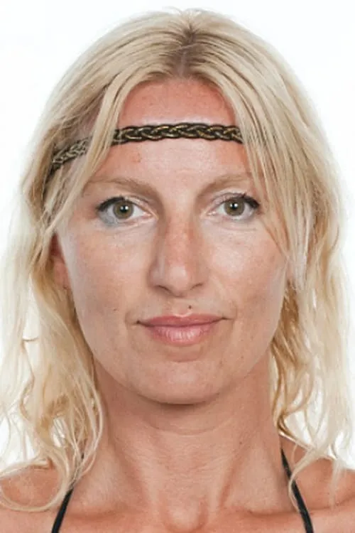 Michelle Soleil interpretando a (segment