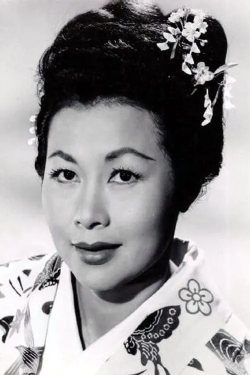 Michi Kobi interpretando a Old Madame Luna