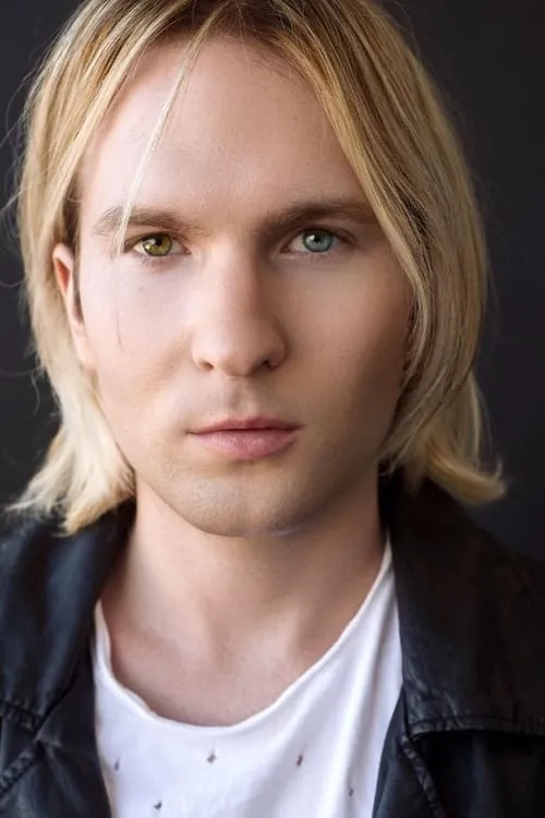 Kelly Misek Jr. ha trabajado con Mickey River en 1 ocasiones