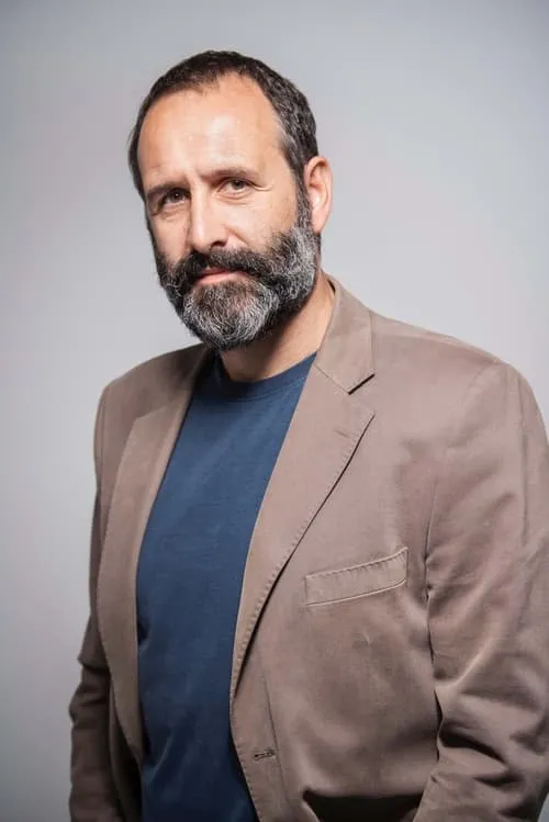 Miguel Garcés interpretando a Martin