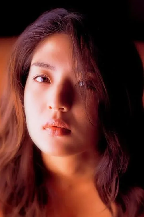 Miho Nomoto interpretando a 