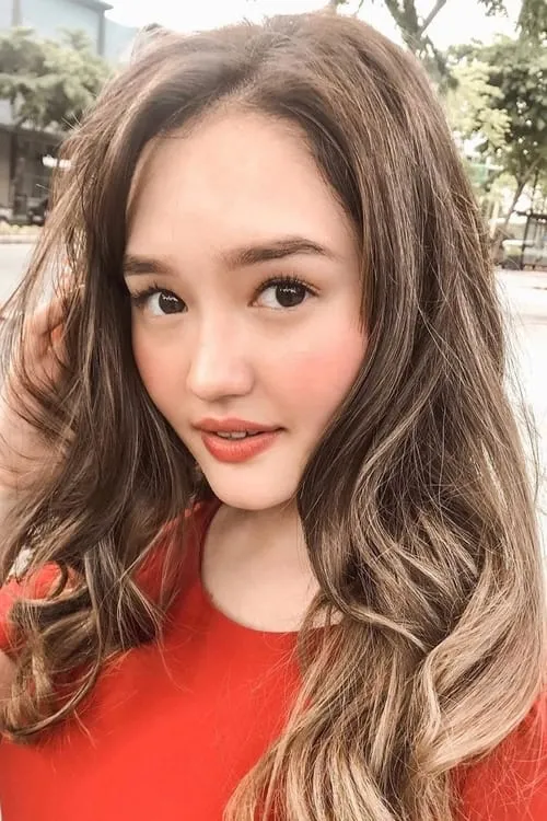 Mika Dela Cruz — personaje: Mia Lacson