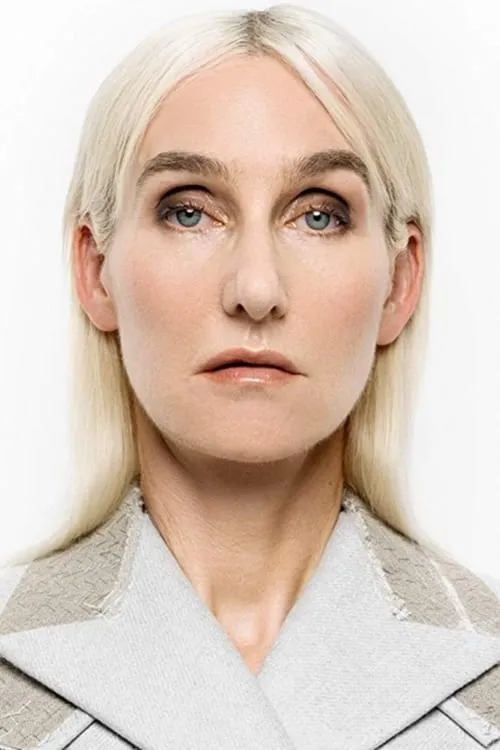 Laetitia Hellande ha trabajado con Mikaela Fisher en 1 ocasiones