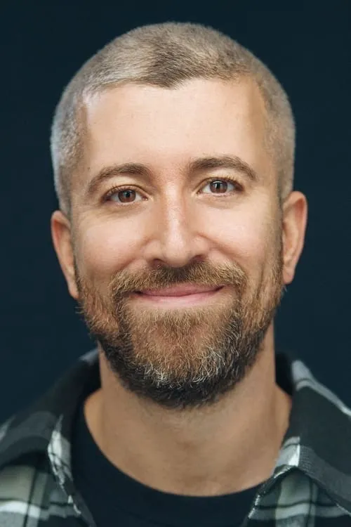 Mike Cannon interpretando a Self