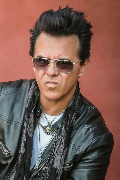 Mike Farris — personaje: Self