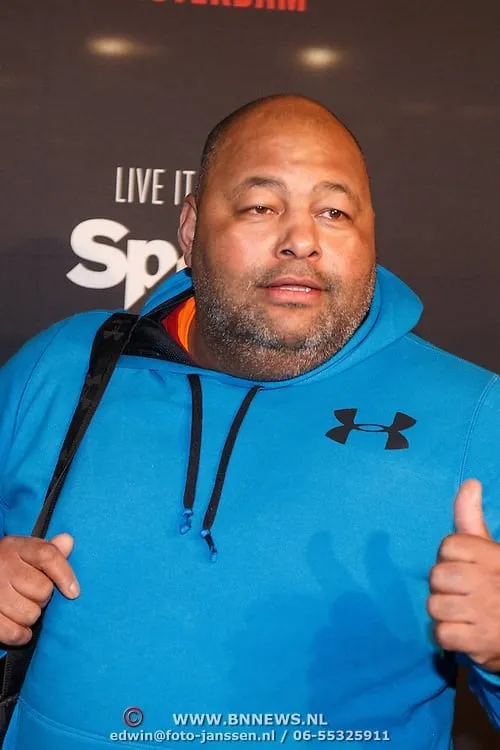 Mike Passenier — personaje: Coach