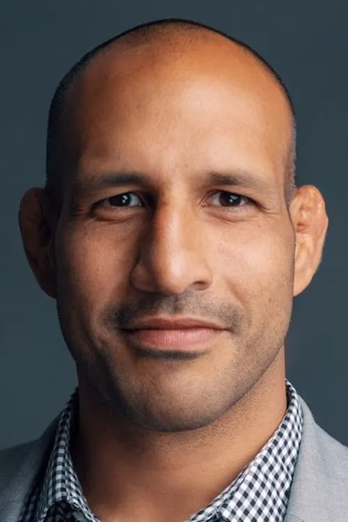 James Edson Berto ha trabajado con Mikey Gomez en 2 ocasiones