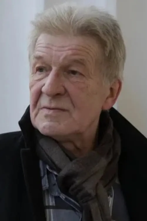 Mikhail Borovkov interpretando a Efim Burdin