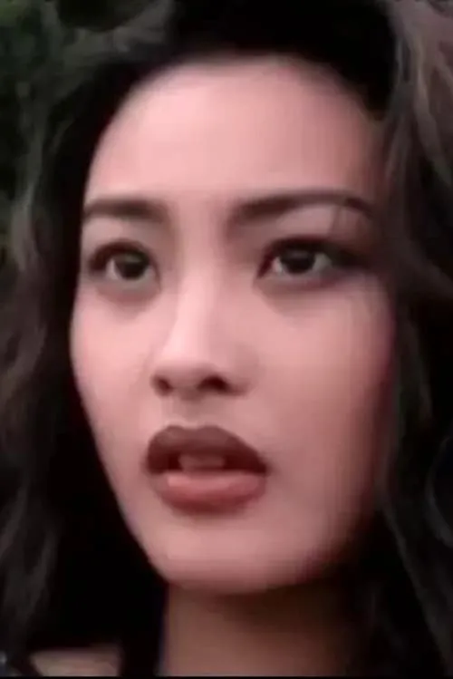 Mikie Ng interpretando a 