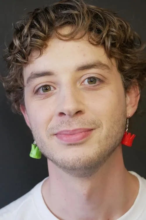 Joshua Hernandez ha trabajado con Miles Kirk en 1 ocasiones