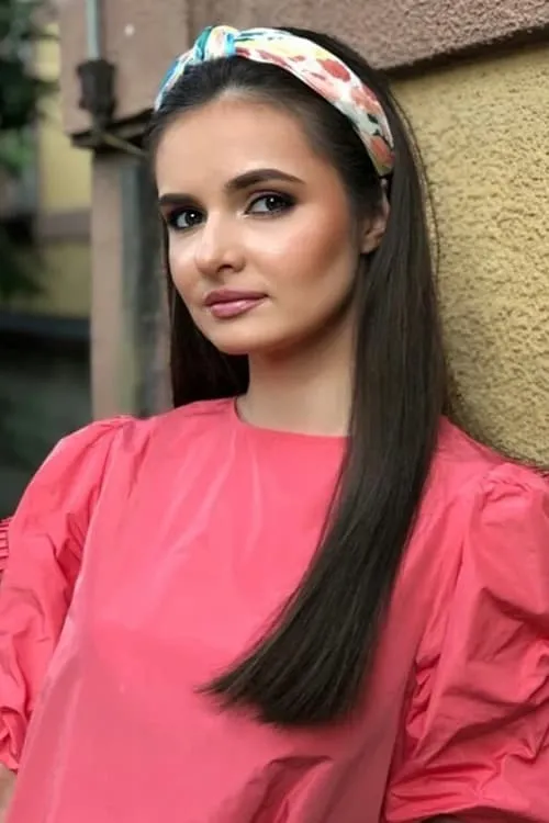 Milica Glogovac — personaje: Vera Kuruzovic