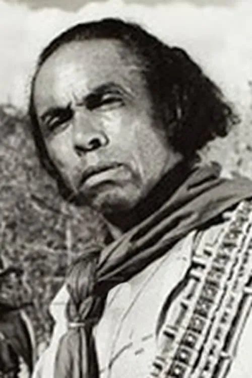 Milton Ribeiro interpretando a Índio