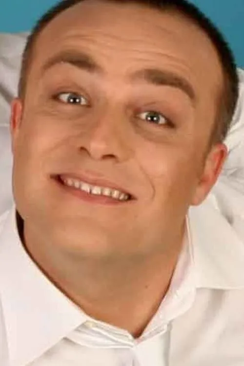 Mimmo Manfredi interpretando a Vigile urbano