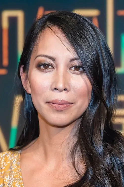 Minh-Khai Phan-Thi — personaje: Mimi Hu