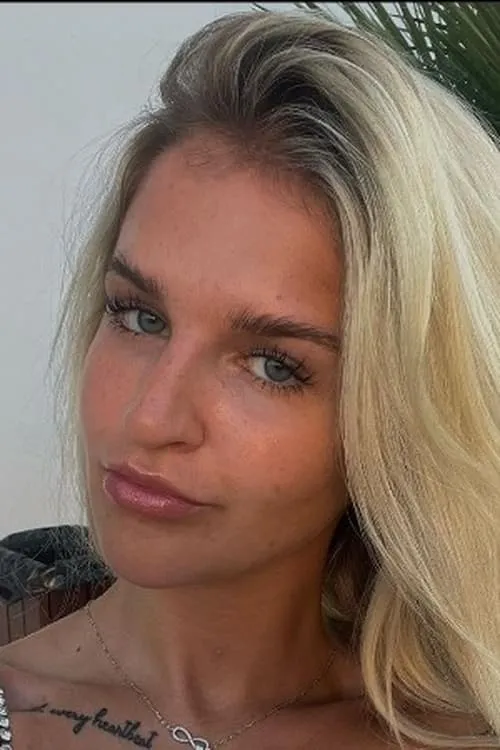 Fanny Klefelt ha trabajado con Mirabell Lundgren en 1 ocasiones