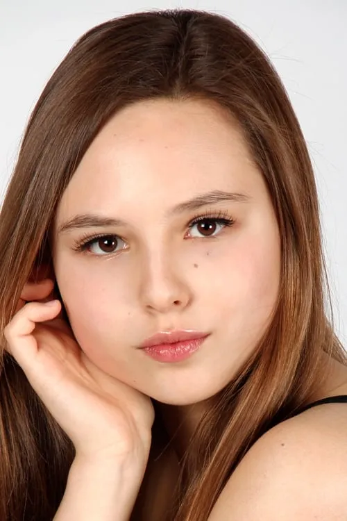 Miranda Kay interpretando a Laura