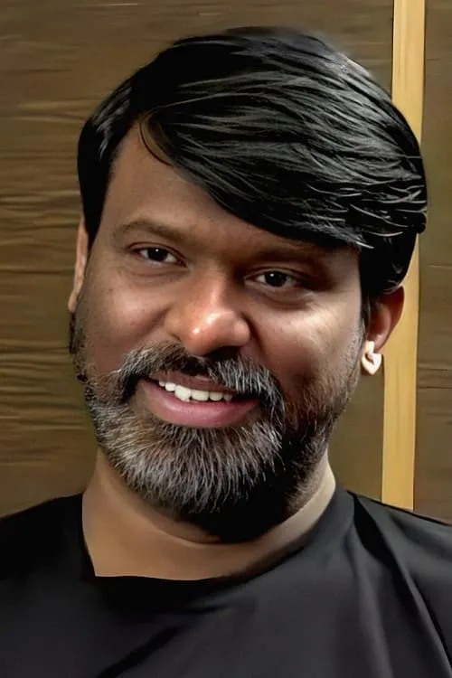 Mirchi Kiran interpretando a