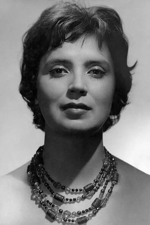 Miriam Kantorková interpretando a Eva Perníkárová