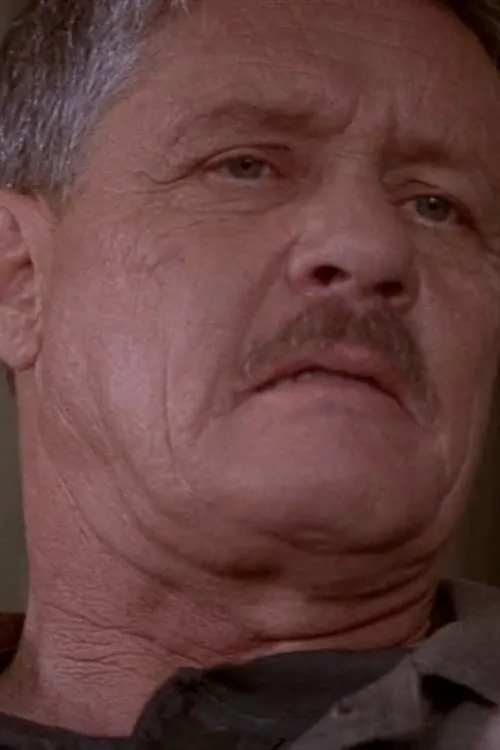 Mischa Hausserman interpretando a Rethel (Archer)