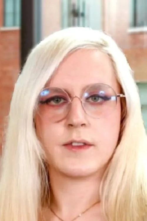 Saska Sage ha trabajado con Miss Nikola Ophan en 1 ocasiones