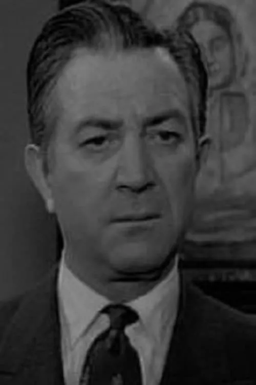 Mitsos Ligizos interpretando a