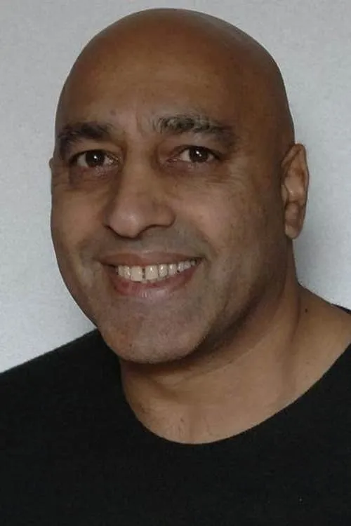 Antonio Aakeel ha trabajado con Moey Hassan en 1 ocasiones