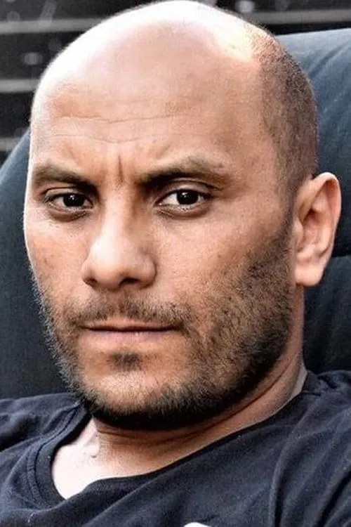 Mohamed Mehadji interpretando a Morsay