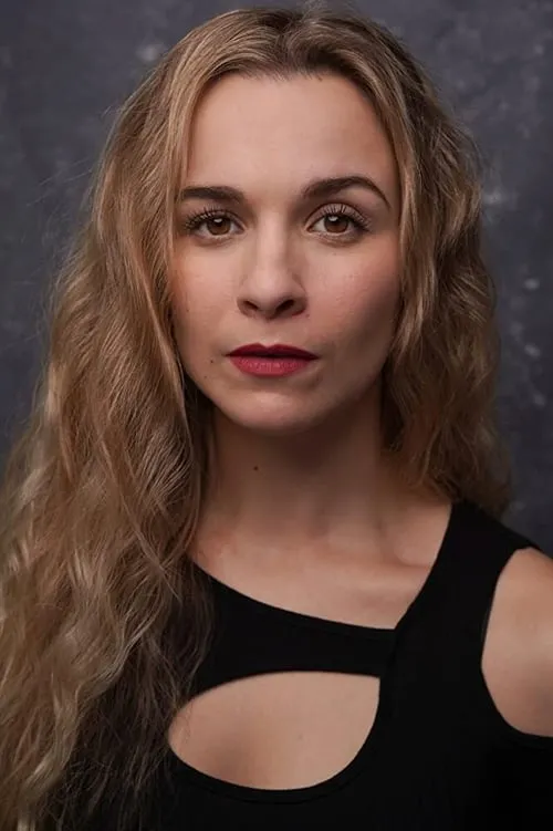 Mitchell Wray ha trabajado con Moli Hall en 1 ocasiones